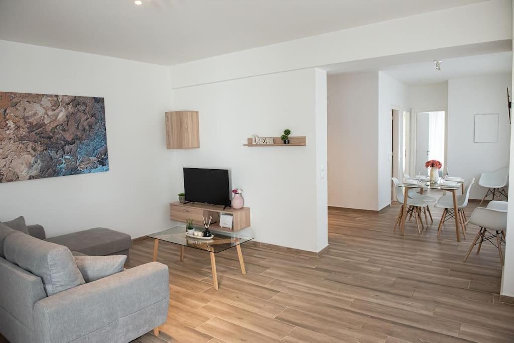 Bright 2Br Apartment In Palaio Faliro- Athen Exterior foto